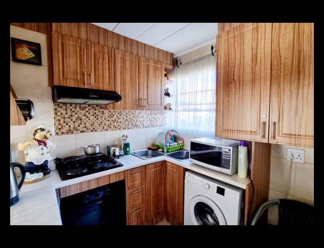 2 BEDROOM TOWNHOUSE FOR SALE IN VERWOERDPARK